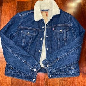 Women’s Levi’s trucker Sherpa denim jacket